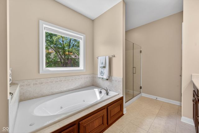 4685 Waters Edge Way, Greenwood, IN 46143