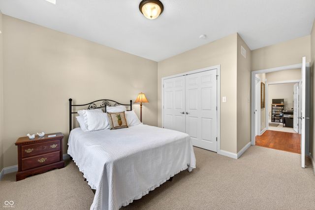 4685 Waters Edge Way, Greenwood, IN 46143