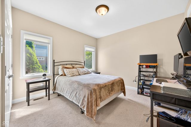 4685 Waters Edge Way, Greenwood, IN 46143