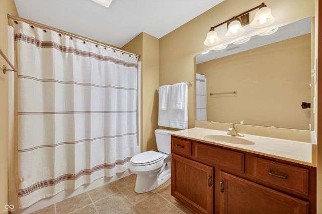 4685 Waters Edge Way, Greenwood, IN 46143