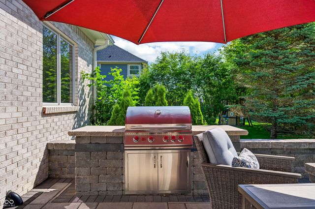 4685 Waters Edge Way, Greenwood, IN 46143