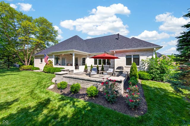 4685 Waters Edge Way, Greenwood, IN 46143