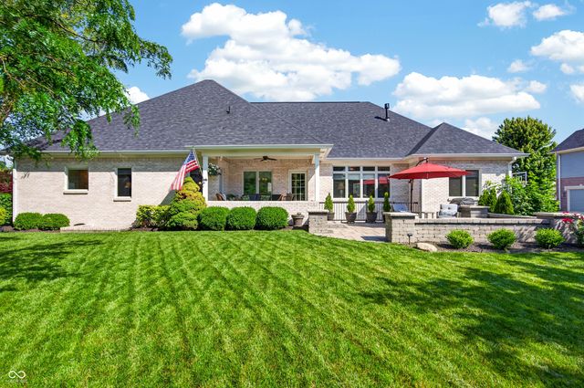 4685 Waters Edge Way, Greenwood, IN 46143