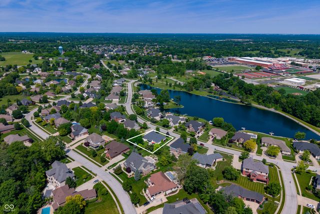 4685 Waters Edge Way, Greenwood, IN 46143