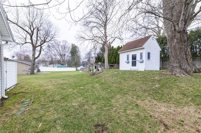 1116 Whitney Road East, Perinton, NY 14450