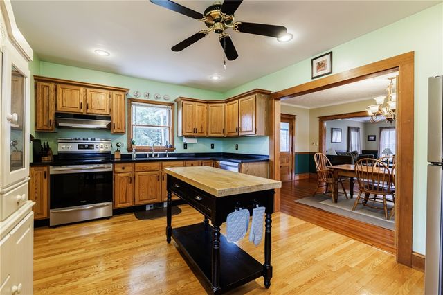 1116 Whitney Road East, Perinton, NY 14450