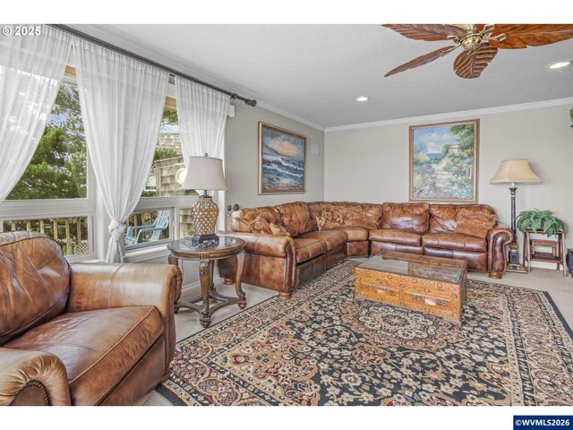 2325 SW Bard Loop Lp, Lincoln City, OR 97367