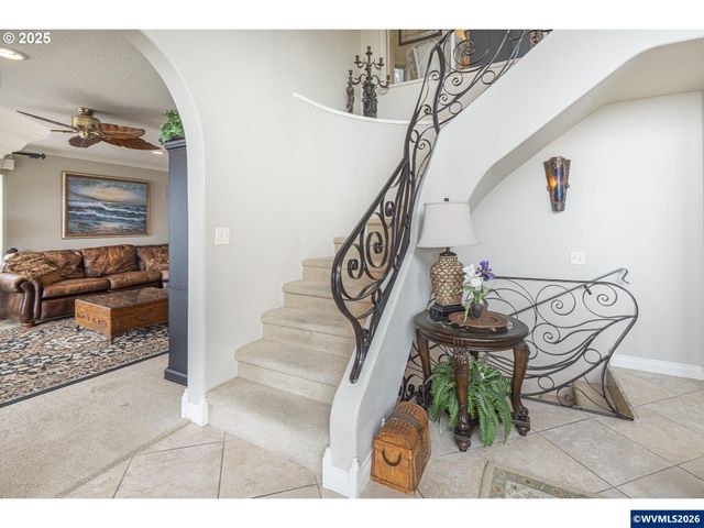 2325 SW Bard Loop Lp, Lincoln City, OR 97367