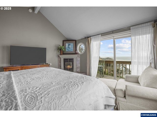 2325 SW Bard Loop Lp, Lincoln City, OR 97367