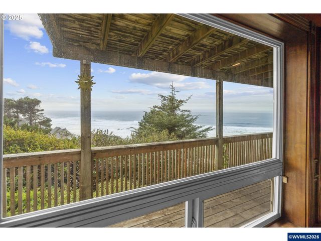 2325 SW Bard Loop Lp, Lincoln City, OR 97367