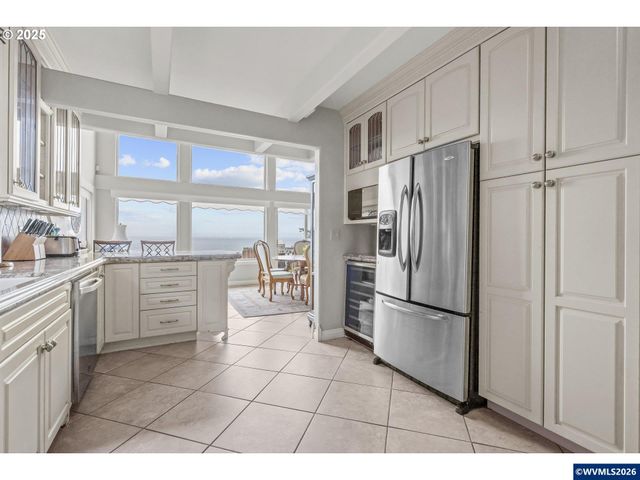 2325 SW Bard Loop Lp, Lincoln City, OR 97367