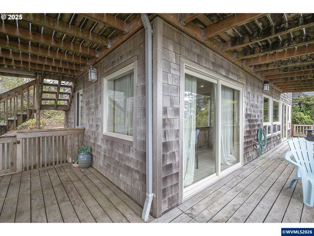 2325 SW Bard Loop Lp, Lincoln City, OR 97367