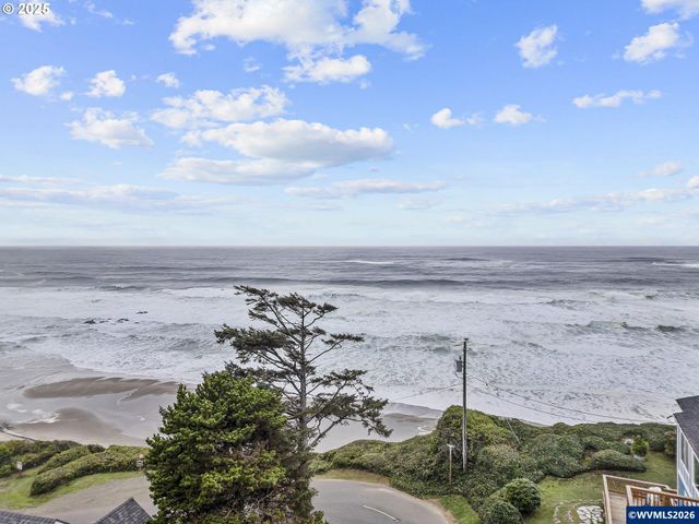2325 SW Bard Loop Lp, Lincoln City, OR 97367