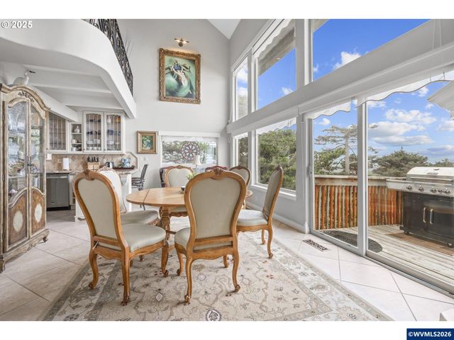 2325 SW Bard Loop Lp, Lincoln City, OR 97367