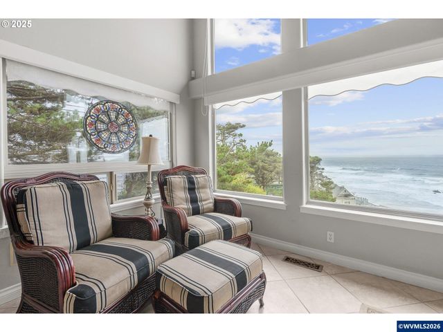 2325 SW Bard Loop Lp, Lincoln City, OR 97367