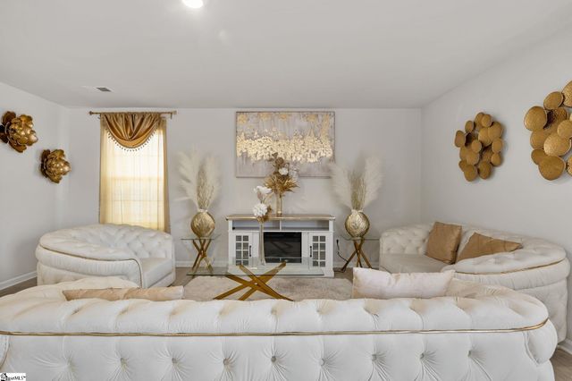 1015 Minocqua Road, Spartanburg, SC 29303