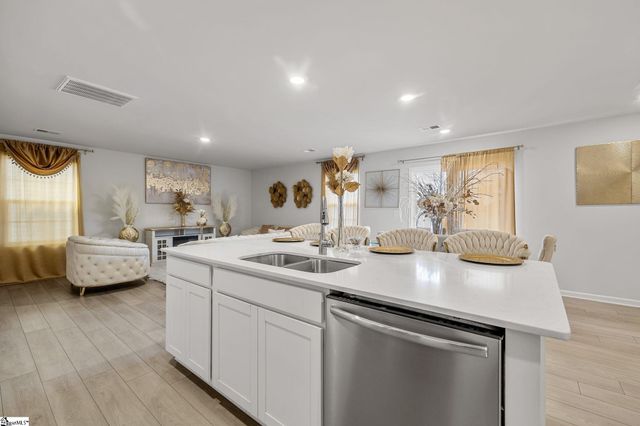 1015 Minocqua Road, Spartanburg, SC 29303