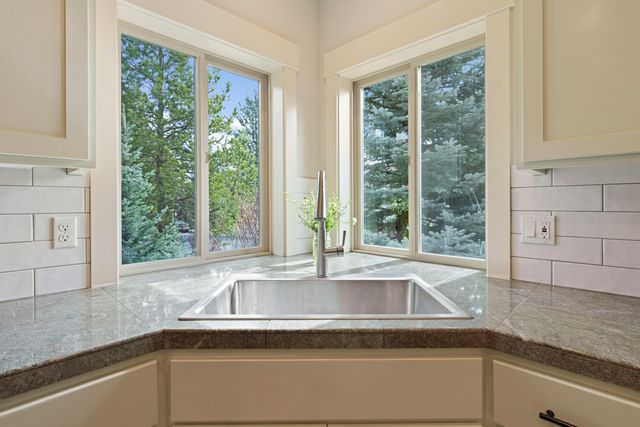 61461 Linton Loop, Bend, OR 97702