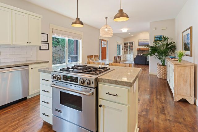 61461 Linton Loop, Bend, OR 97702