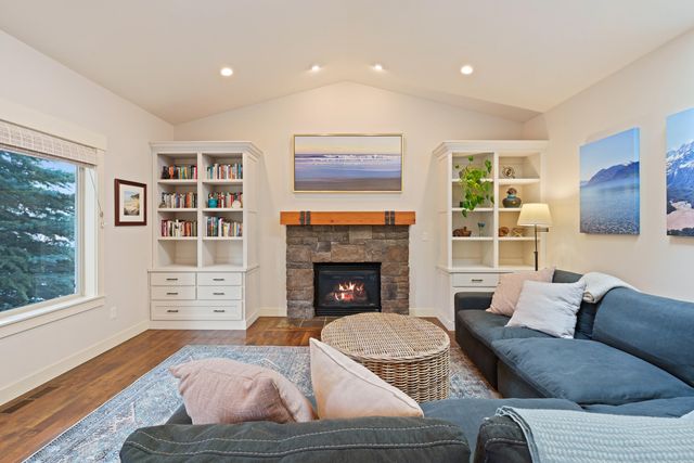 61461 Linton Loop, Bend, OR 97702