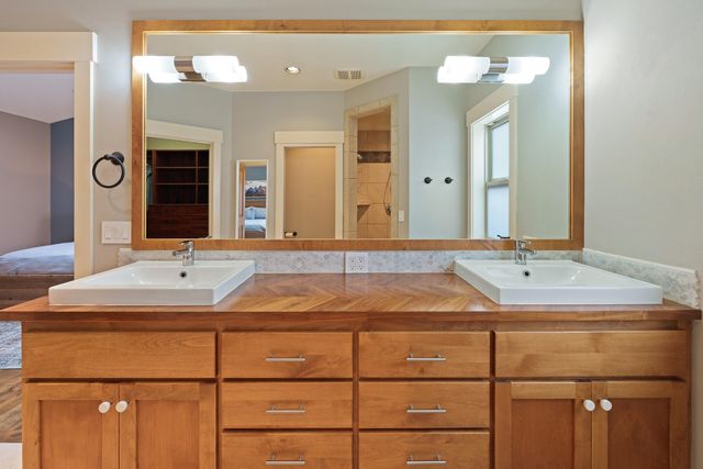 61461 Linton Loop, Bend, OR 97702