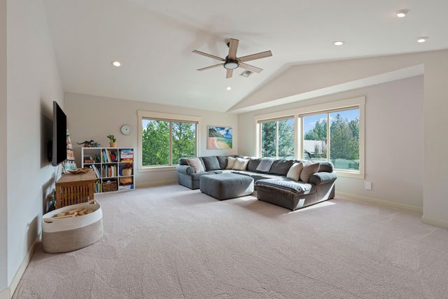 61461 Linton Loop, Bend, OR 97702