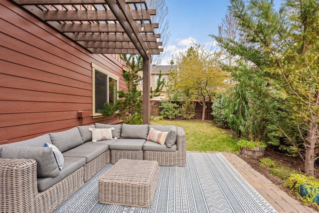 61461 Linton Loop, Bend, OR 97702