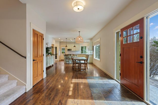 61461 Linton Loop, Bend, OR 97702