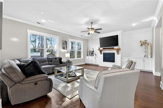 1088 Heatherland NE Drive, Marietta, GA 30066