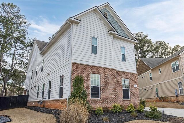 1088 Heatherland NE Drive, Marietta, GA 30066