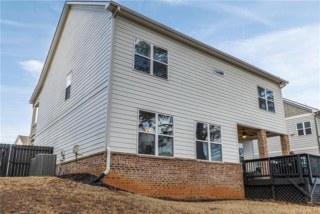 1088 Heatherland NE Drive, Marietta, GA 30066