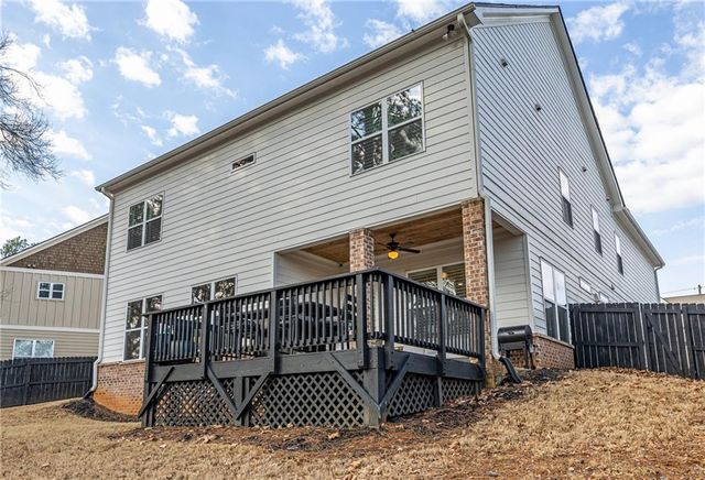 1088 Heatherland NE Drive, Marietta, GA 30066