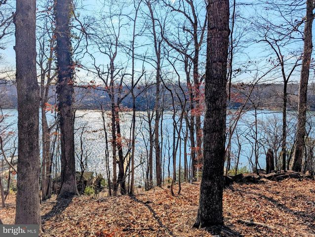 2762 BON HAVEN LN, Annapolis, MD 21401