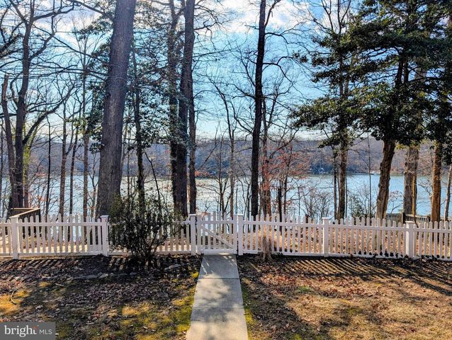 2762 BON HAVEN LN, Annapolis, MD 21401