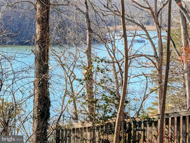 2762 BON HAVEN LN, Annapolis, MD 21401