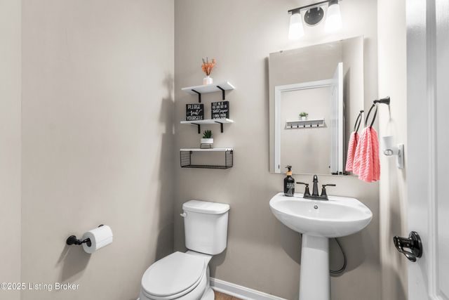 116 Strawberry Fld Dr, Mt Washington, KY 40047