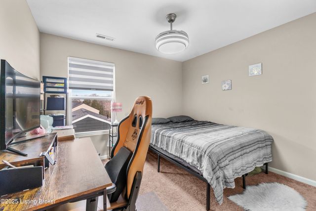 116 Strawberry Fld Dr, Mt Washington, KY 40047