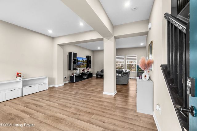 116 Strawberry Fld Dr, Mt Washington, KY 40047