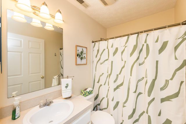 6139 Glenvillage Drive, Dublin, OH 43016