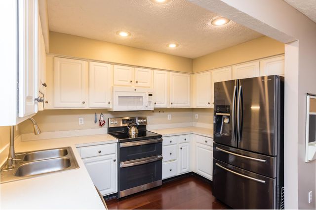 6139 Glenvillage Drive, Dublin, OH 43016