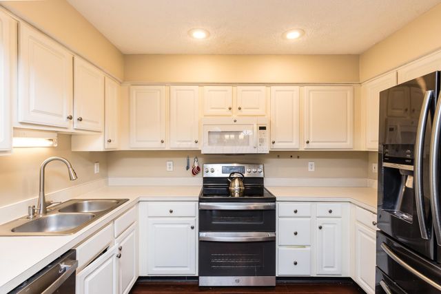 6139 Glenvillage Drive, Dublin, OH 43016