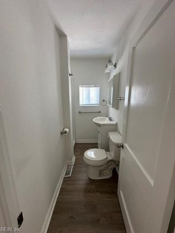 1033 E Ocean View Ave Apt 3, Norfolk, VA 23503