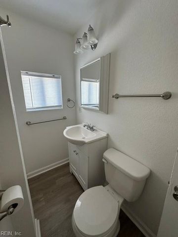 1033 E Ocean View Ave Apt 3, Norfolk, VA 23503