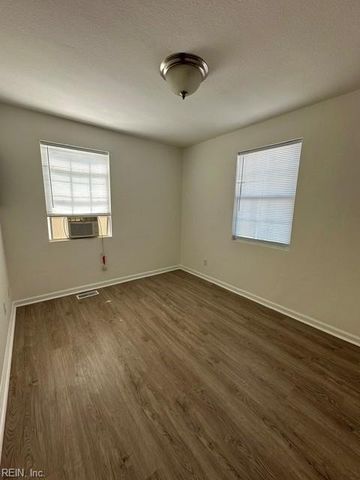 1033 E Ocean View Ave Apt 3, Norfolk, VA 23503