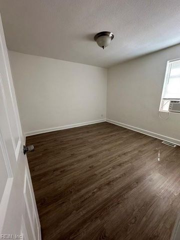1033 E Ocean View Ave Apt 3, Norfolk, VA 23503