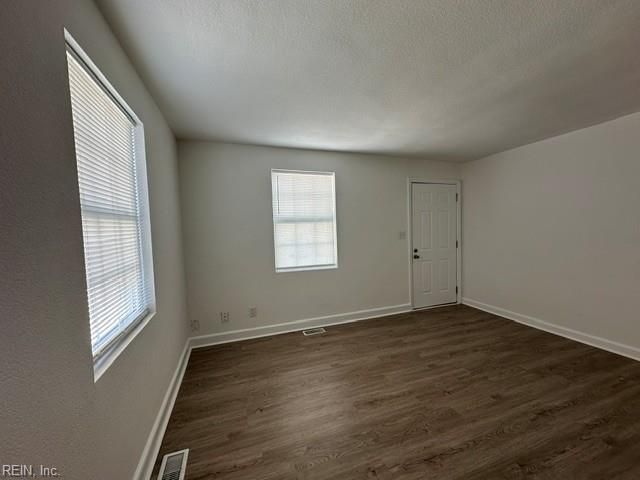 1033 E Ocean View Ave Apt 3, Norfolk, VA 23503