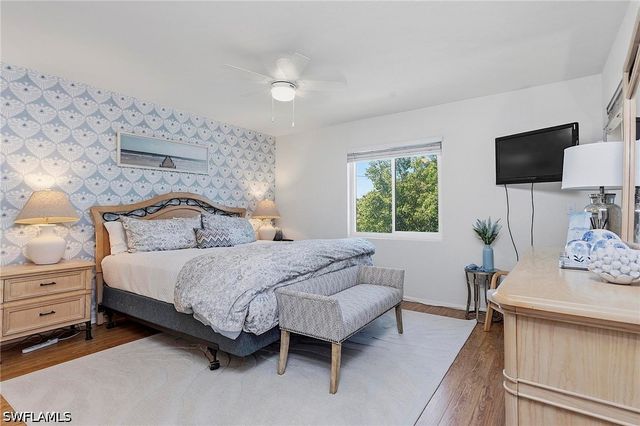 1001 Foxfire LN 307, Naples, FL 34104