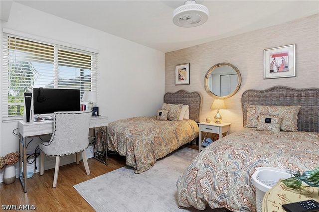 1001 Foxfire LN 307, Naples, FL 34104