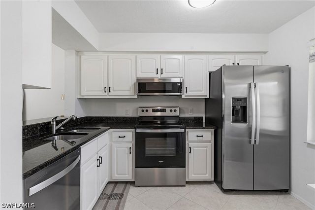 1001 Foxfire LN 307, Naples, FL 34104