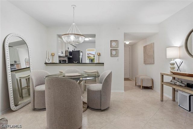 1001 Foxfire LN 307, Naples, FL 34104